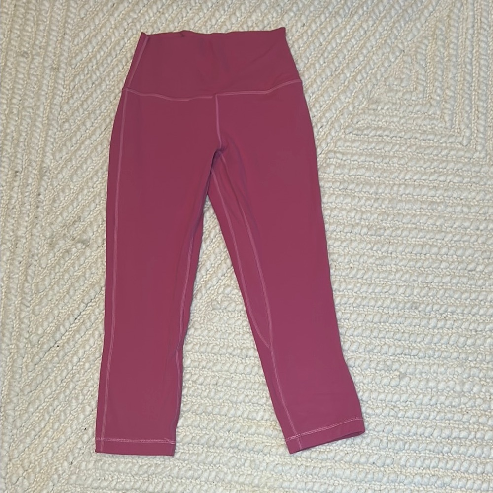 Women’s Lululemon pink Align high-rise crop 21” leggings size 4